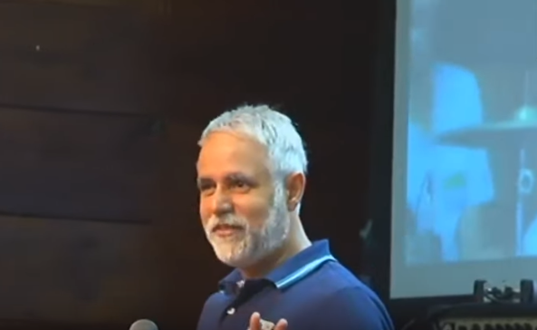 É AGORA OU NUNCA!!! STANDUP CLAUDIO DUARTE Pare de Reclamar daquilo que você não tem e agradeça a Deus por tudo o que você já tem 2 - É AGORA OU NUNCA!!! STANDUP CLAUDIO DUARTE