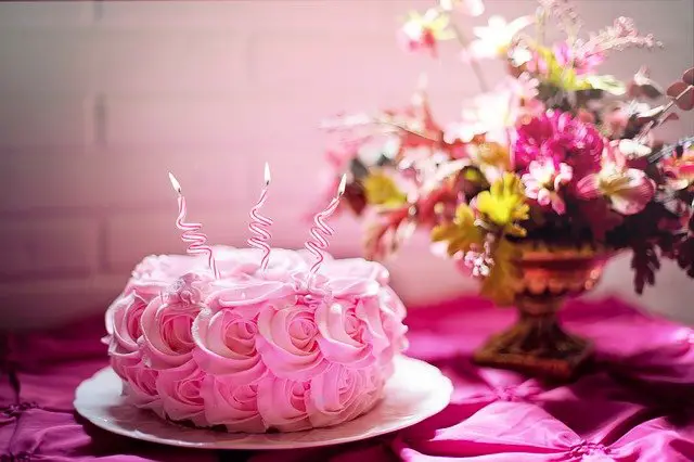 Mensagem de Aniversário Para Filha - Bolo de aniversário