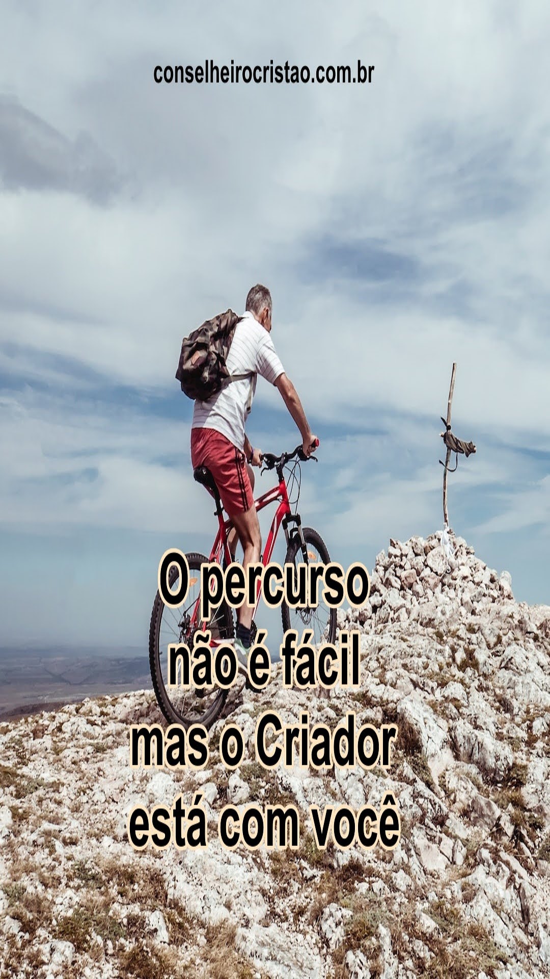 Palavra Bíblica do Dia 26-01-2023. 
Homem montando em uma bicicleta em meio a um terreno difícil de se locomover. 
O percurso não é fácil, mas o criador está com você
Site conselheirocristao.com.br