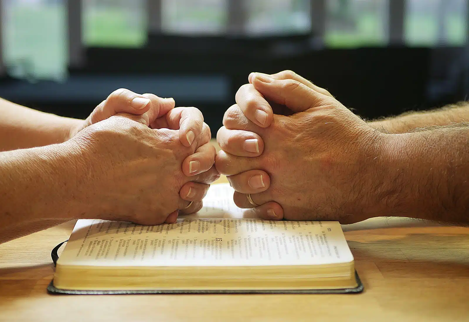 Como Orar Segundo a Vontade de Deus: Um Guia Inspirador